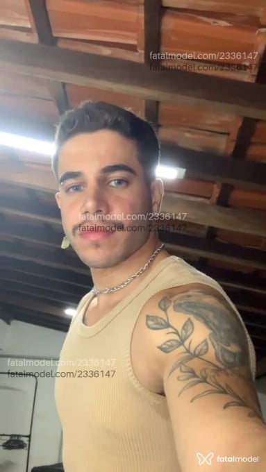 Acompanhante homem morena (o) de olhos castanhos em Uberlândia - Lucax