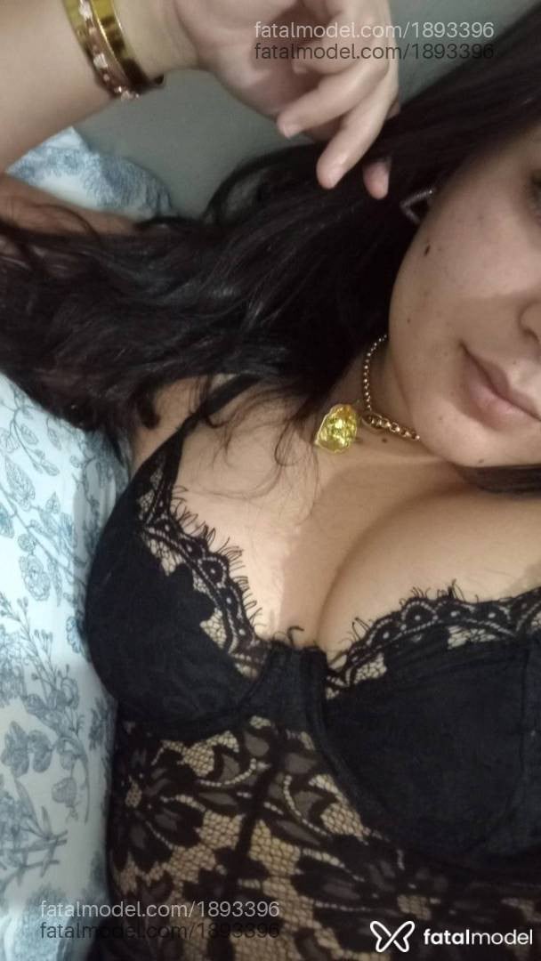 Acompanhante mulher com cabelo castanho de olhos mel - Carla