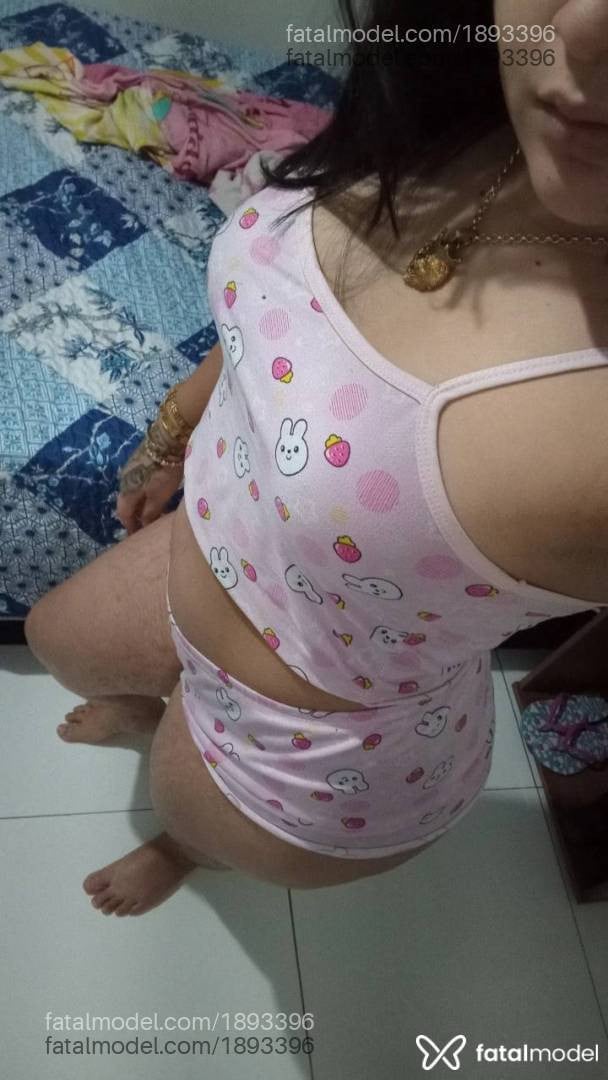 Acompanhante mulher com cabelo castanho de olhos mel - Carla