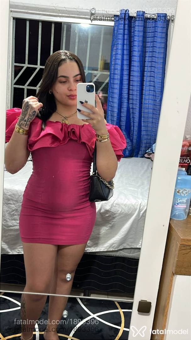 Acompanhante mulher com cabelo castanho de olhos mel - Carla
