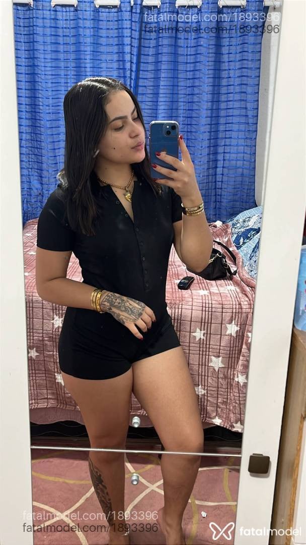 Acompanhante mulher com cabelo castanho de olhos mel - Carla