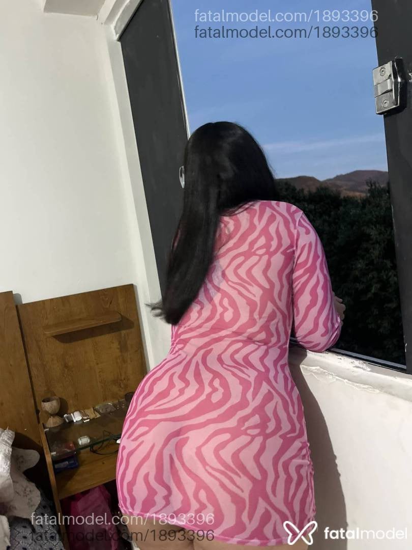 Acompanhante mulher com cabelo castanho de olhos mel - Carla