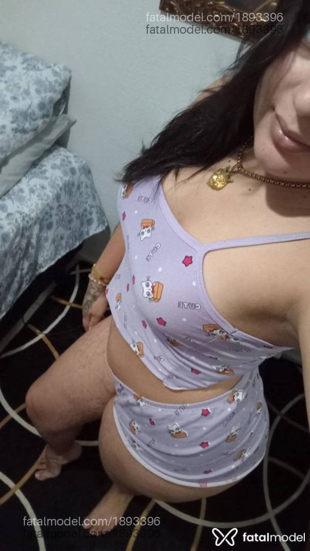 Acompanhante mulher com cabelo castanho de olhos mel - Carla