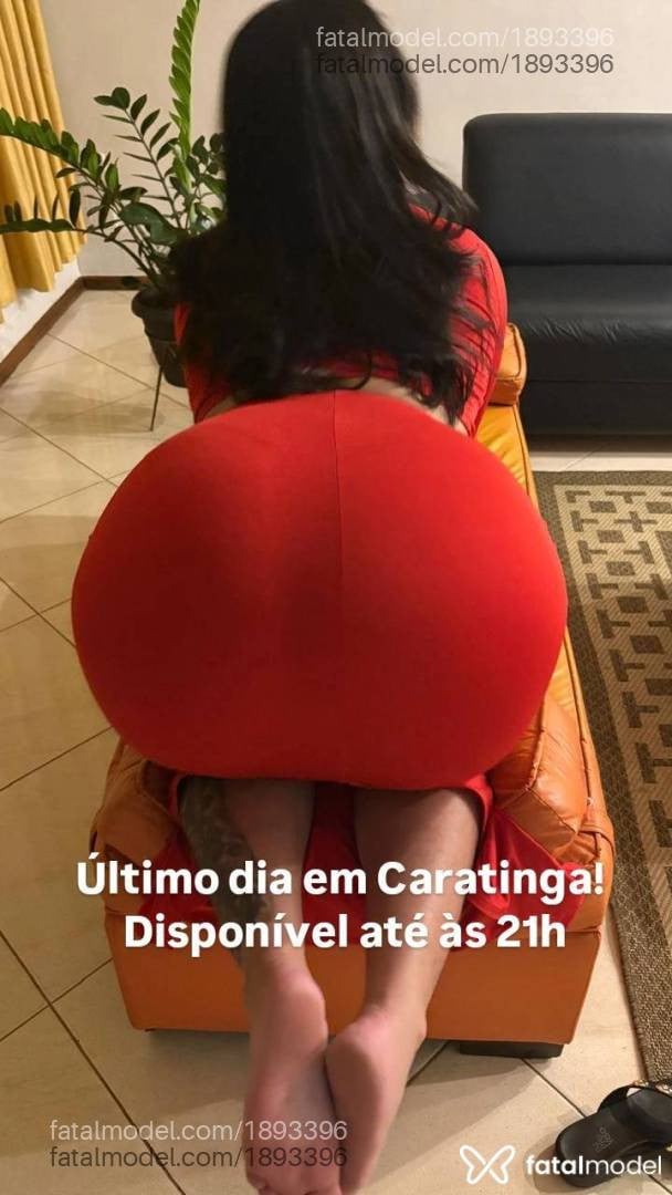 Acompanhante mulher com cabelo castanho de olhos mel - Carla