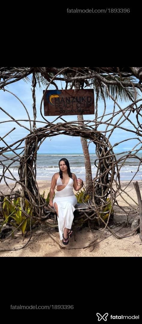 Acompanhante mulher com cabelo castanho de olhos mel em Teixeira de Freitas Acompanhante mulher com cabelo castanho de olhos mel em Teixeira de Freitas - Carla