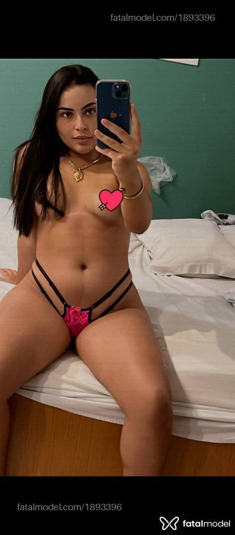 Acompanhante mulher com cabelo castanho de olhos mel - Carla