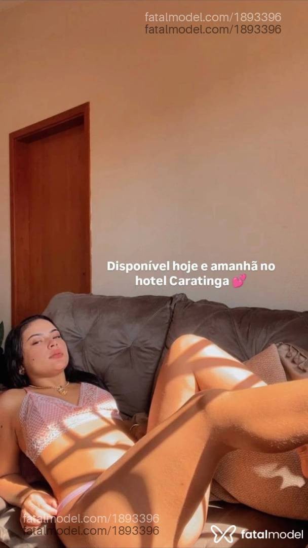 Acompanhante mulher com cabelo castanho de olhos mel - Carla
