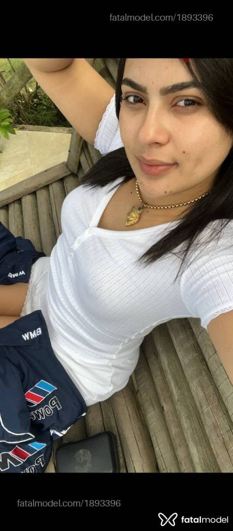 Acompanhante mulher com cabelo castanho de olhos mel em Teixeira de Freitas Acompanhante mulher com cabelo castanho de olhos mel em Teixeira de Freitas - Carla