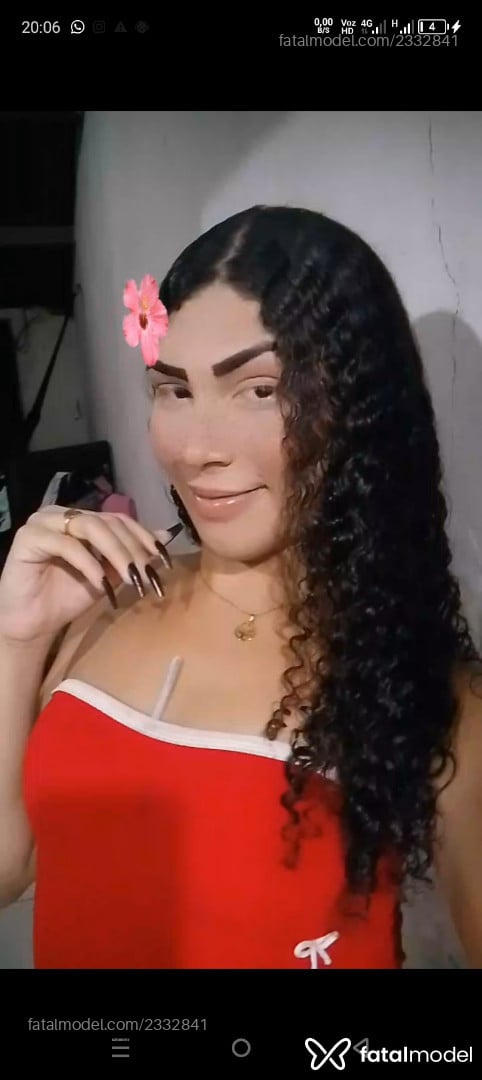 Acompanhante mulher trans com cabelo castanho de olhos castanhos em Aquiraz - Vitorinhaa