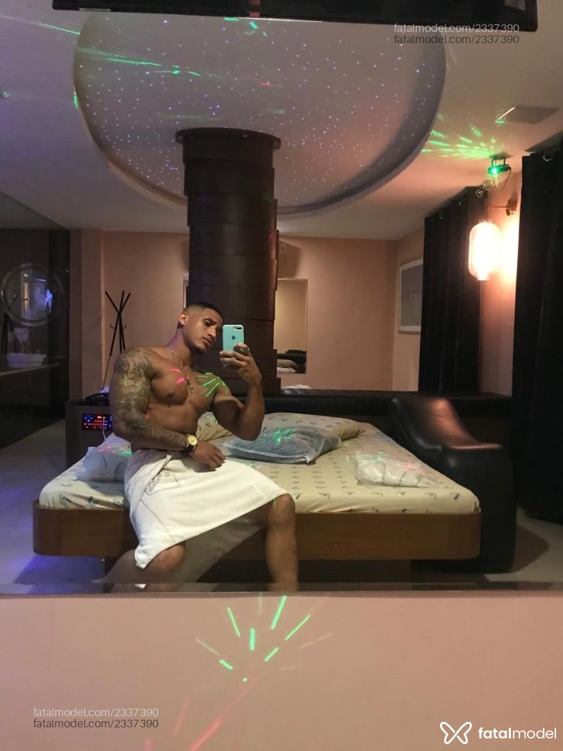Acompanhante homem morena (o) de olhos pretos em Rio de Janeiro - Breno Santos