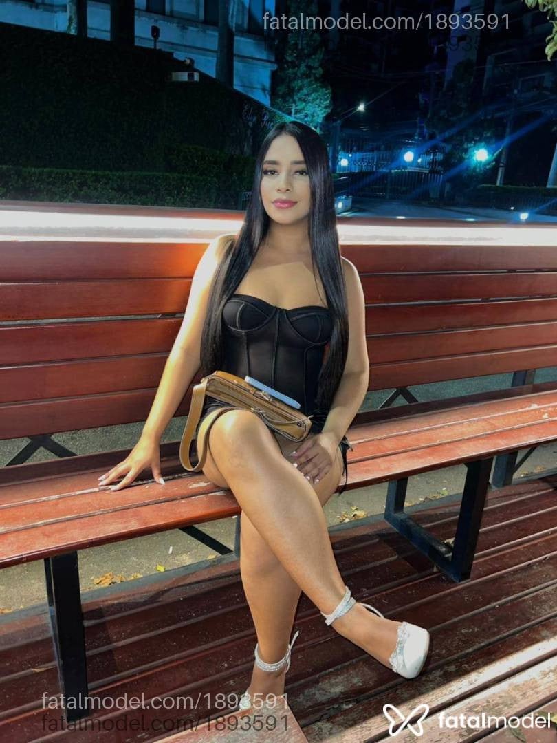 Acompanhante mulher com cabelo castanho de olhos pretos em São Luís - Luna Cartier