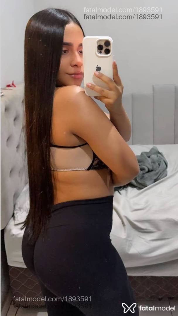 Acompanhante mulher com cabelo castanho de olhos pretos - Luna Cartier