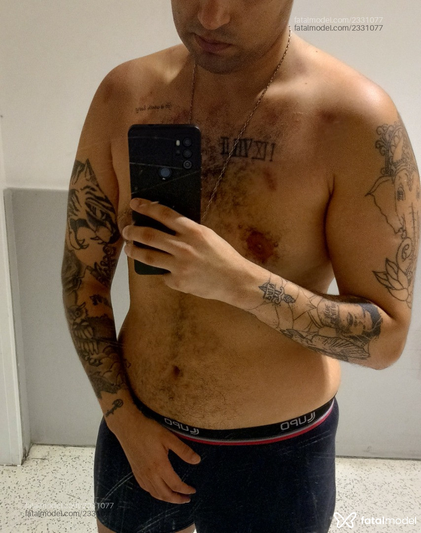 Acompanhante homem trans com cabelo castanho de olhos castanhos em Campinas - Henrique