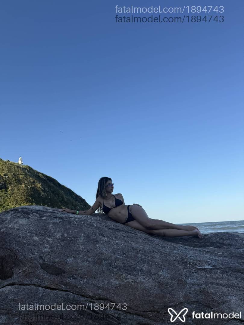 Acompanhante mulher morena (o) de olhos castanhos em Curitiba Acompanhante mulher morena (o) de olhos castanhos em Curitiba - Carla