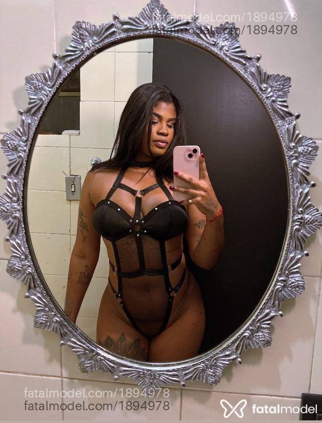 Acompanhante mulher morena (o) de olhos castanhos - Paloma