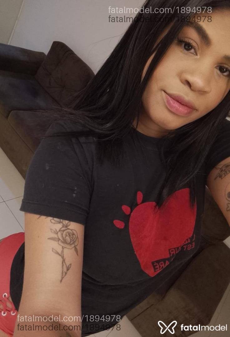Acompanhante mulher morena (o) de olhos castanhos - Paloma