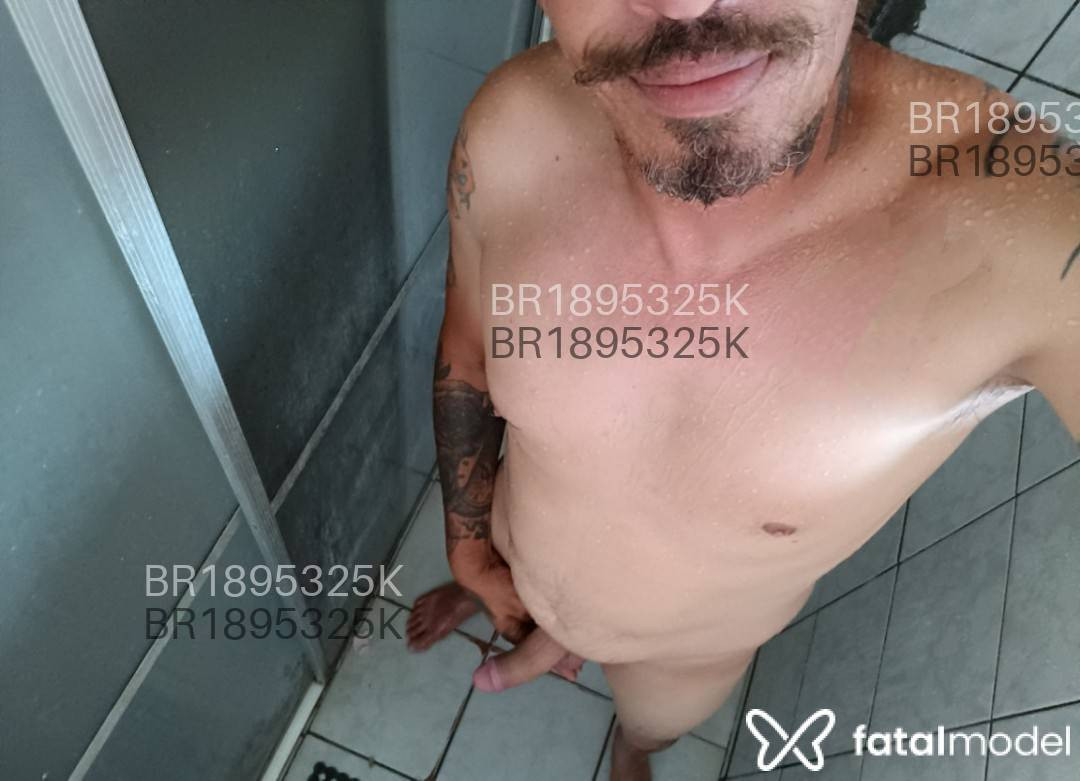 Acompanhante homem com cabelo castanho de olhos castanhos em Araranguá Acompanhante homem com cabelo castanho de olhos castanhos em Araranguá - Gosador
