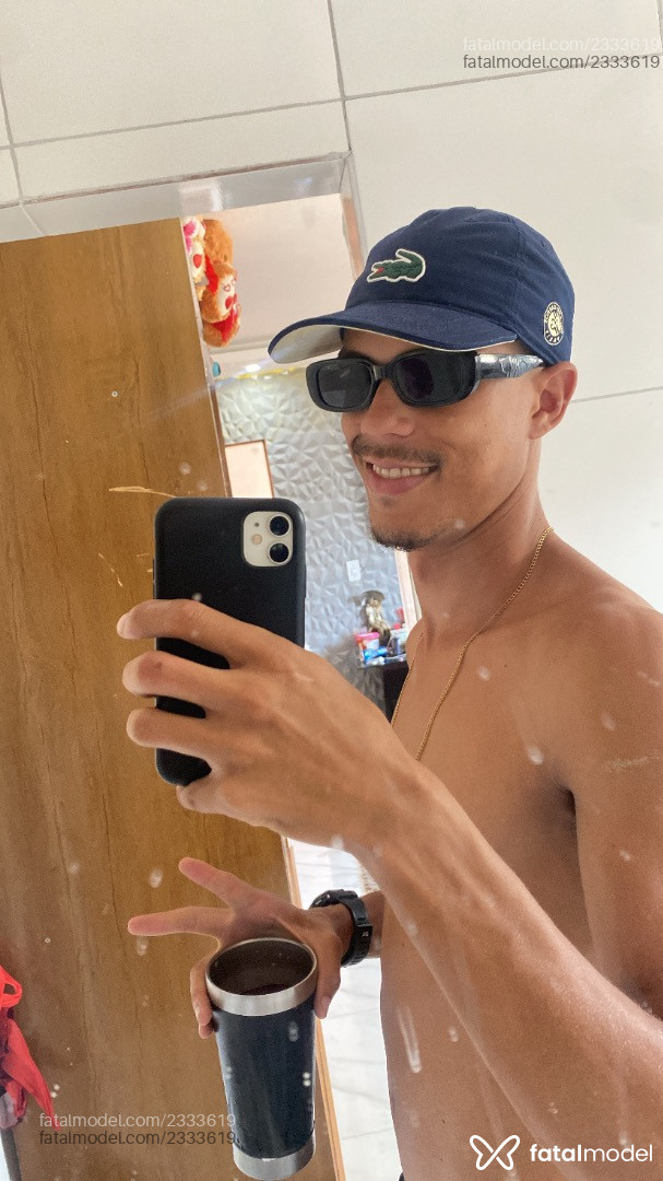 Acompanhante homem morena (o) de olhos castanhos em Rio de Janeiro Acompanhante homem morena (o) de olhos castanhos em Rio de Janeiro - Miranda
