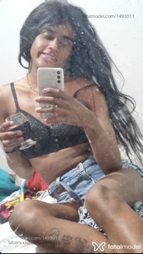 Acompanhante travesti morena (o) de olhos pretos em Itaúna Acompanhante travesti morena (o) de olhos pretos em Itaúna - Eduarda Jullya