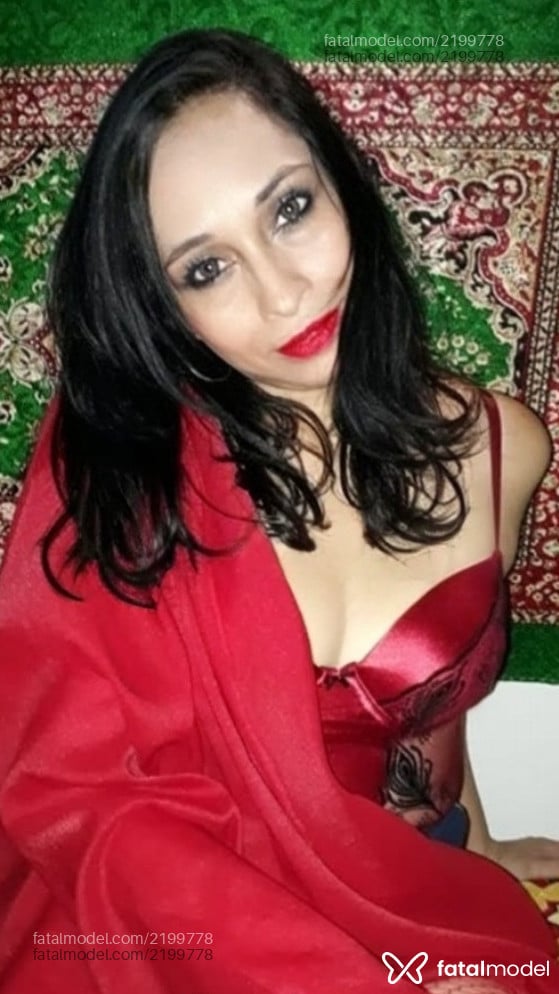 Acompanhante mulher morena (o) de olhos verdes - Leandra