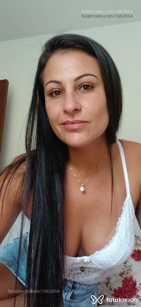 Acompanhante mulher morena (o) de olhos castanhos - Larissa
