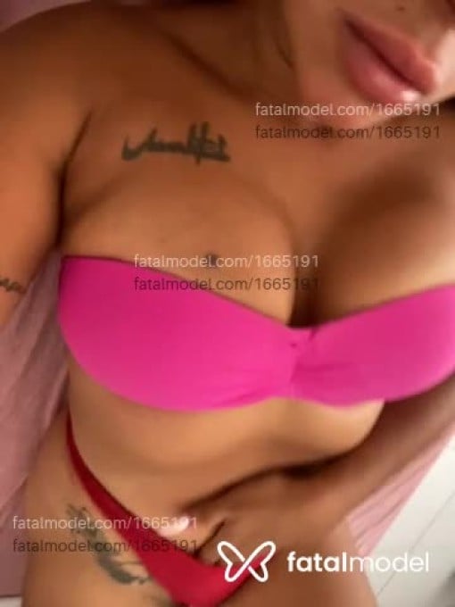 Acompanhante mulher com cabelo castanho de olhos castanhos em Sobradinho - Kelly dynue