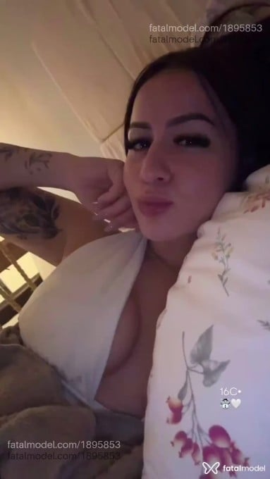 Acompanhante mulher com cabelo castanho de olhos castanhos em Guarulhos Acompanhante mulher com cabelo castanho de olhos castanhos em Guarulhos - Aghata Lins