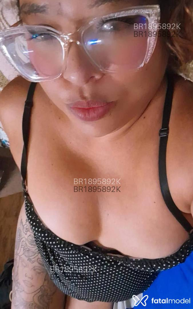 Acompanhante mulher com cabelo castanho de olhos mel em São Paulo - Kimberly Giordano