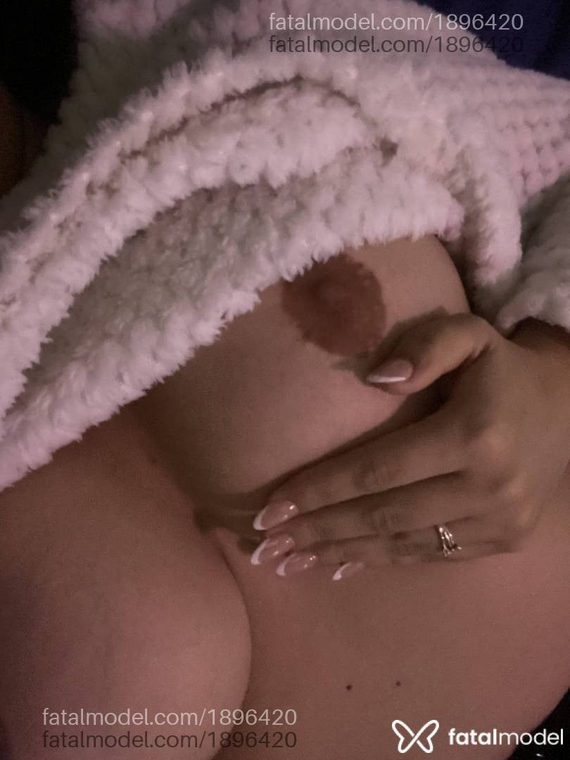Acompanhante mulher morena (o) de olhos castanhos - Renata