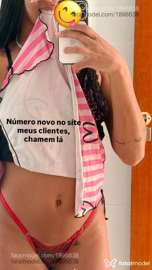 Acompanhante mulher com cabelo castanho de olhos castanhos em Lavras - Íris pepequinha