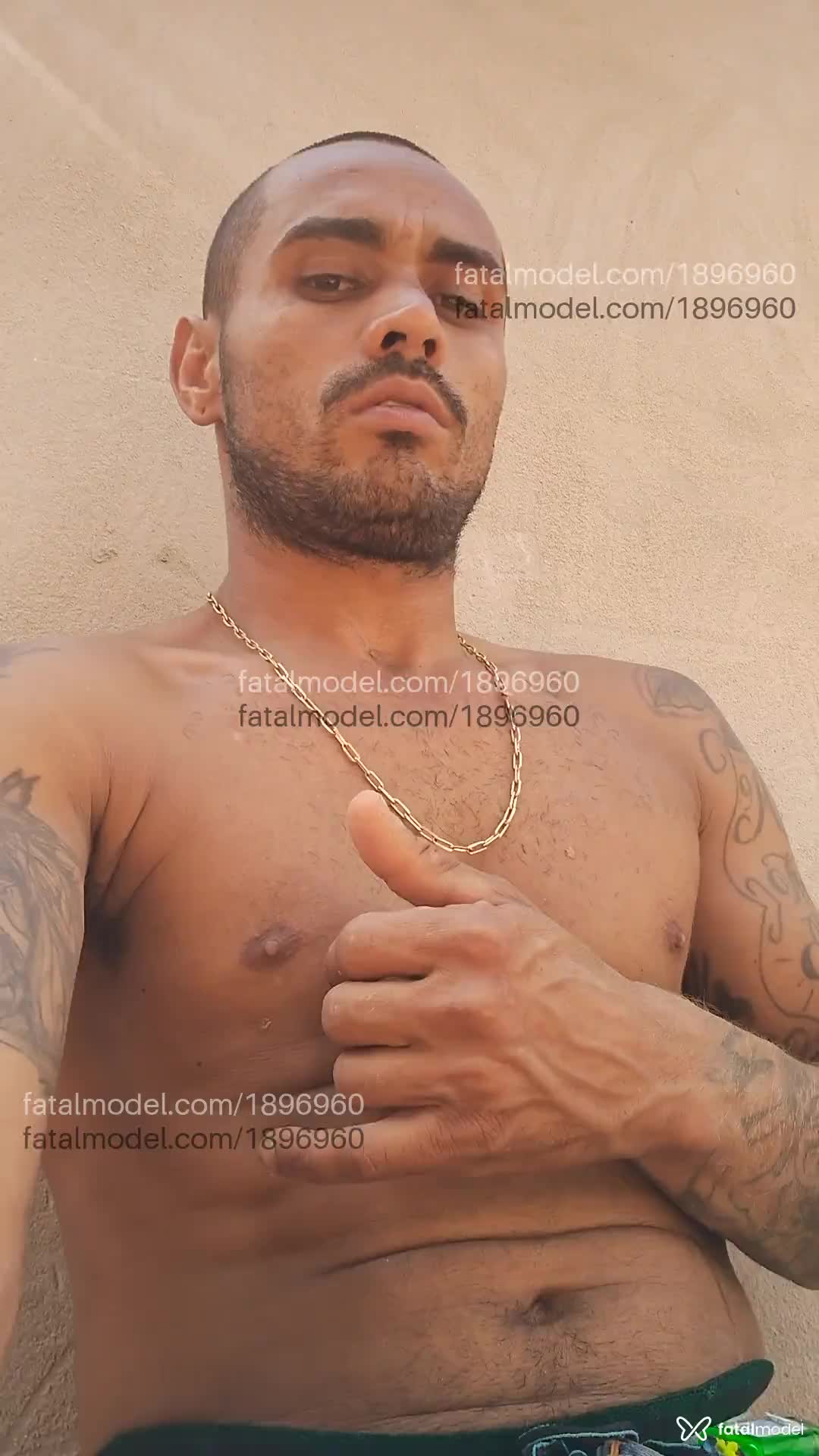 Acompanhante homem com cabelo castanho de olhos castanhos em Bauru Acompanhante homem com cabelo castanho de olhos castanhos em Bauru - Douglas