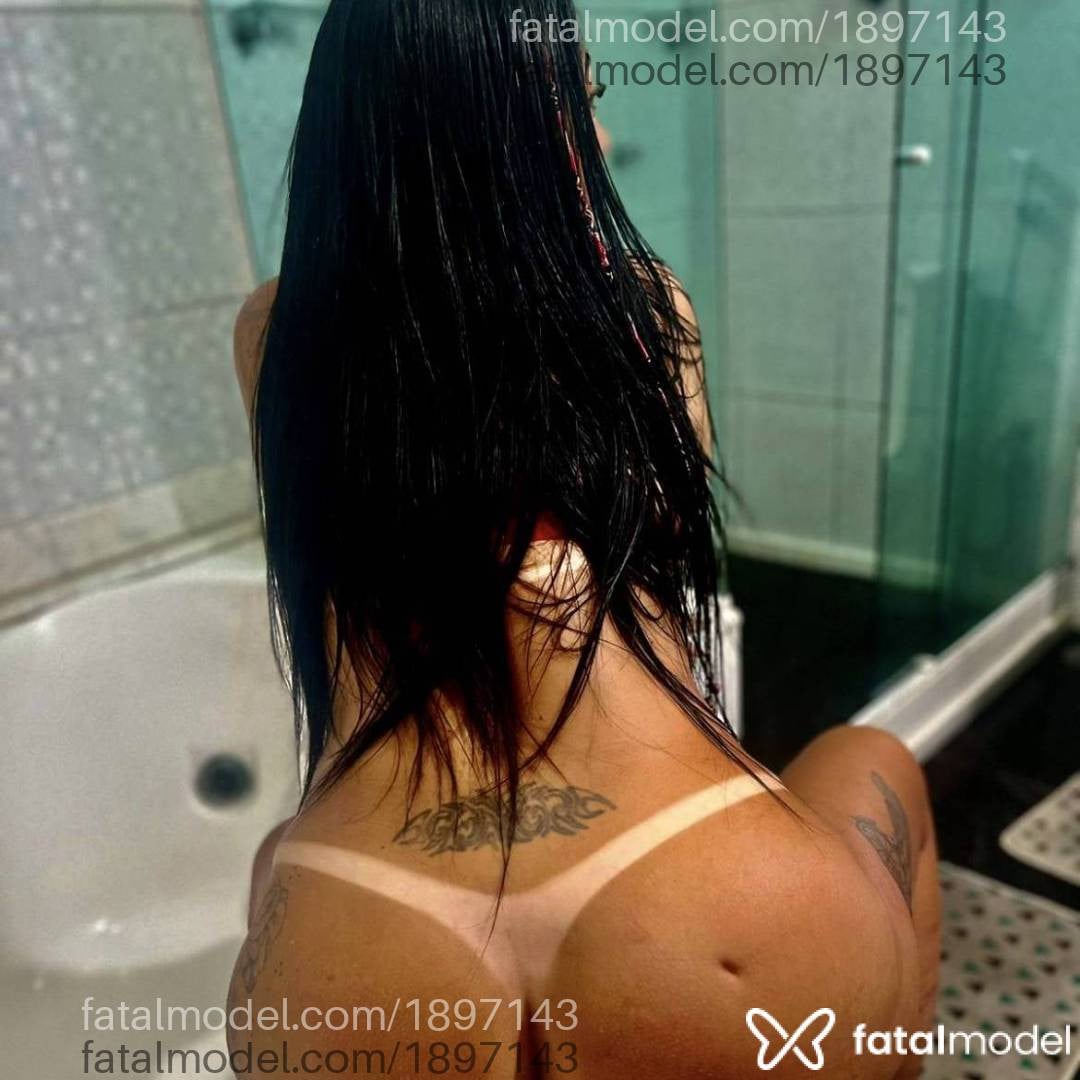 Acompanhante mulher morena (o) de olhos mel - Mooana Lhuara