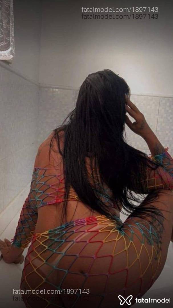 Acompanhante mulher morena (o) de olhos mel - Mooana Lhuara