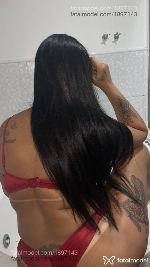 Acompanhante mulher morena (o) de olhos mel - Mooana Lhuara