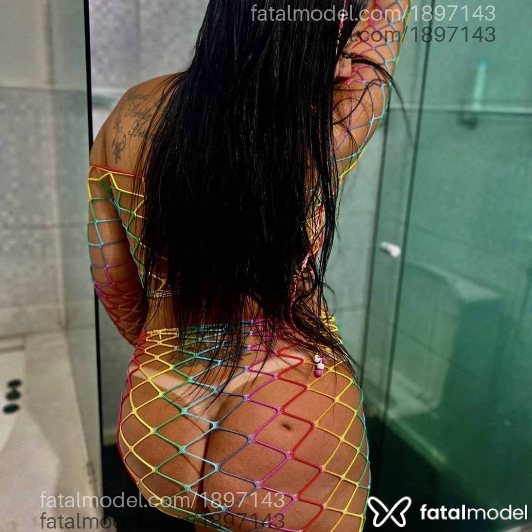 Acompanhante mulher morena (o) de olhos mel - Mooana Lhuara