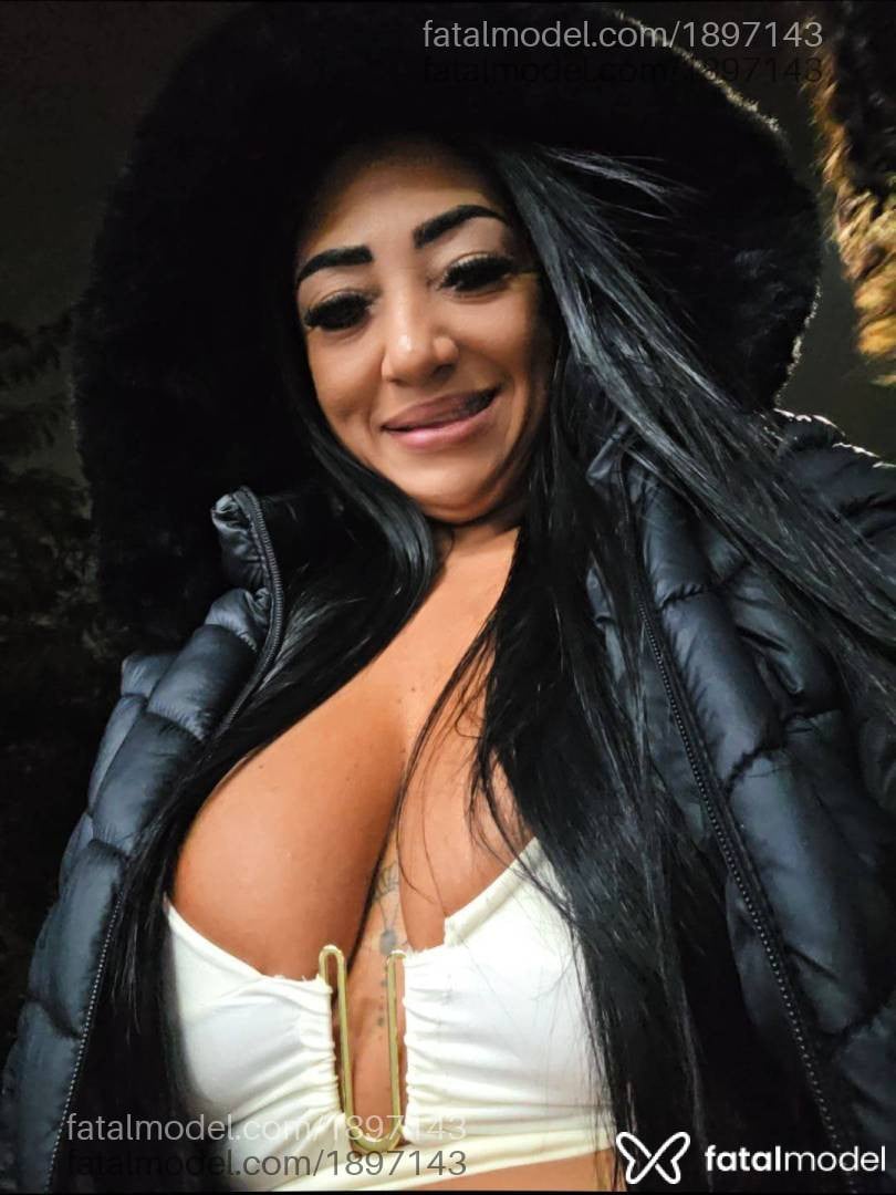Acompanhante mulher morena (o) de olhos mel - Mooana Lhuara