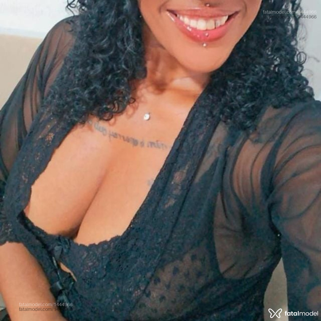Acompanhante mulher morena (o) de olhos castanhos - Cardoso Acompanhante mulher morena (o) de olhos castanhos - Cardoso