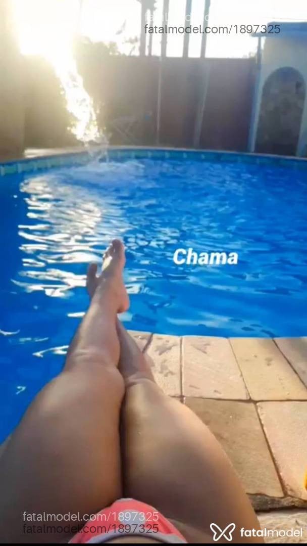 Acompanhante mulher loira (o) de olhos pretos - Natália