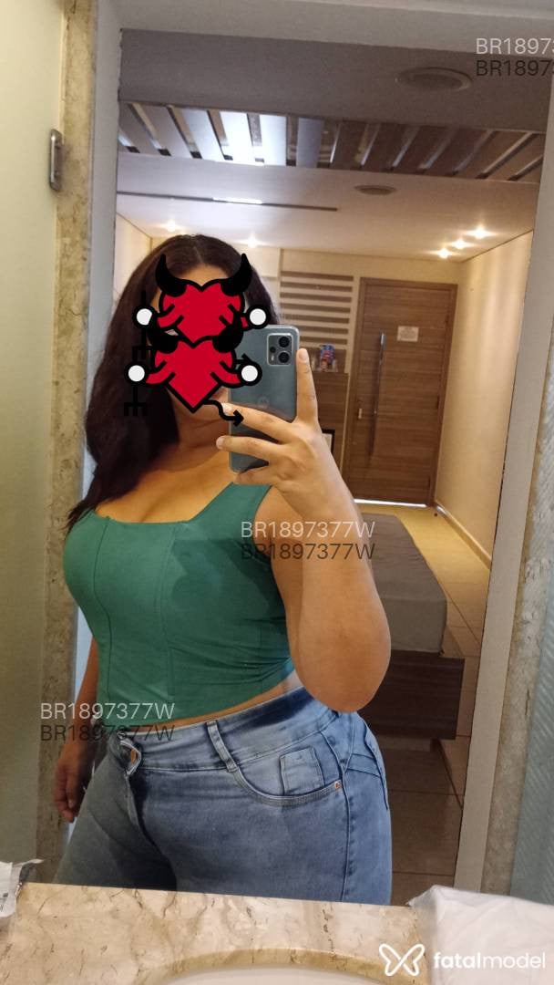 Acompanhante mulher com cabelo castanho de olhos castanhos em São Paulo - valeria prado