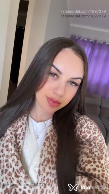 Acompanhante mulher com cabelo castanho de olhos verdes em Ribeirão Preto - Sophia Lara