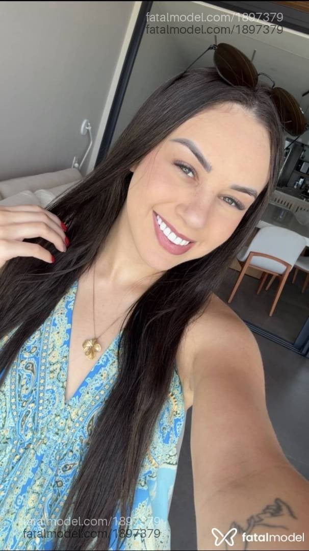 Acompanhante mulher com cabelo castanho de olhos verdes em Ribeirão Preto - Sophia Lara
