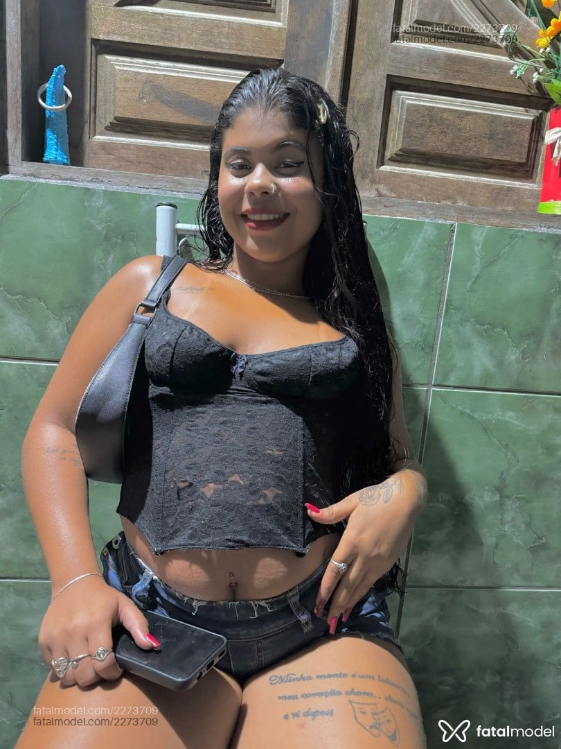 Acompanhante mulher morena (o) de olhos mel em Caruaru Acompanhante mulher morena (o) de olhos mel em Caruaru - Milly
