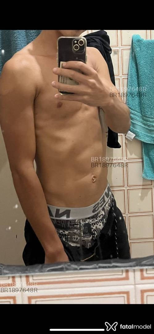 Acompanhante homem morena (o) de olhos pretos em São Paulo Acompanhante homem morena (o) de olhos pretos em São Paulo - Victor Nascimento