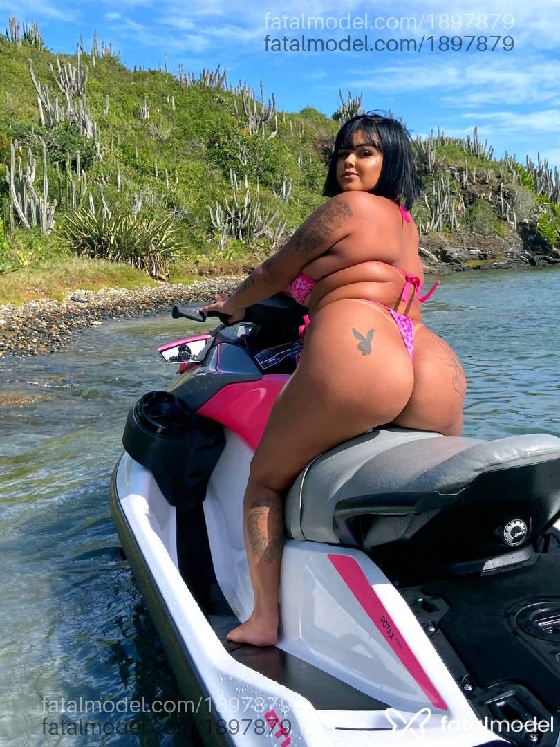 Acompanhante mulher com cabelo castanho de olhos castanhos em Cabo Frio - Amanda Mendes