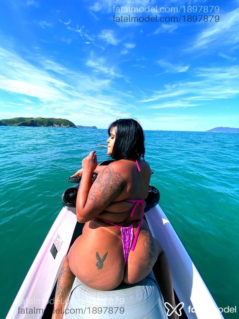 Acompanhante mulher com cabelo castanho de olhos castanhos em Cabo Frio - Amanda Mendes