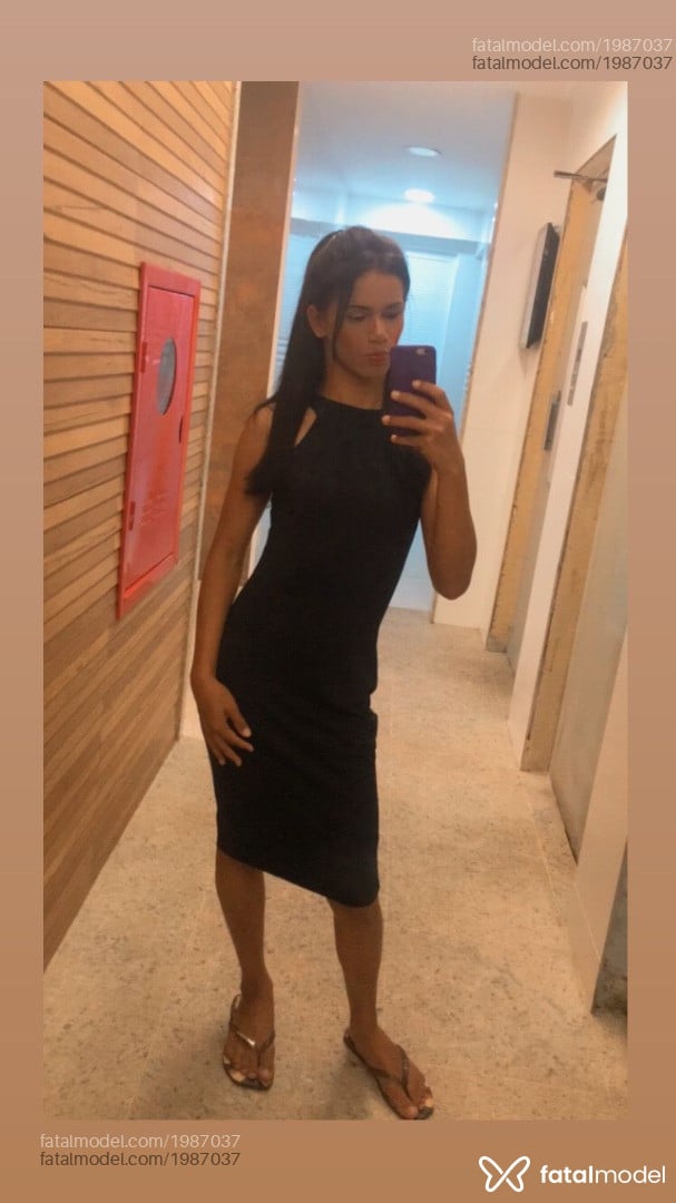 Acompanhante mulher trans com cabelo castanho de olhos castanhos em Rio de Janeiro - Vallentina