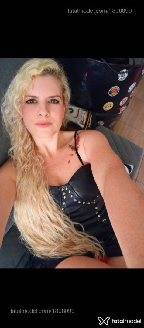 Acompanhante mulher loira (o) de olhos verdes em Toledo - Carla