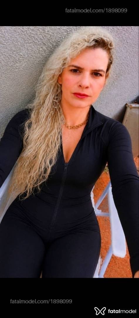 Acompanhante mulher loira (o) de olhos verdes em Toledo - Carla