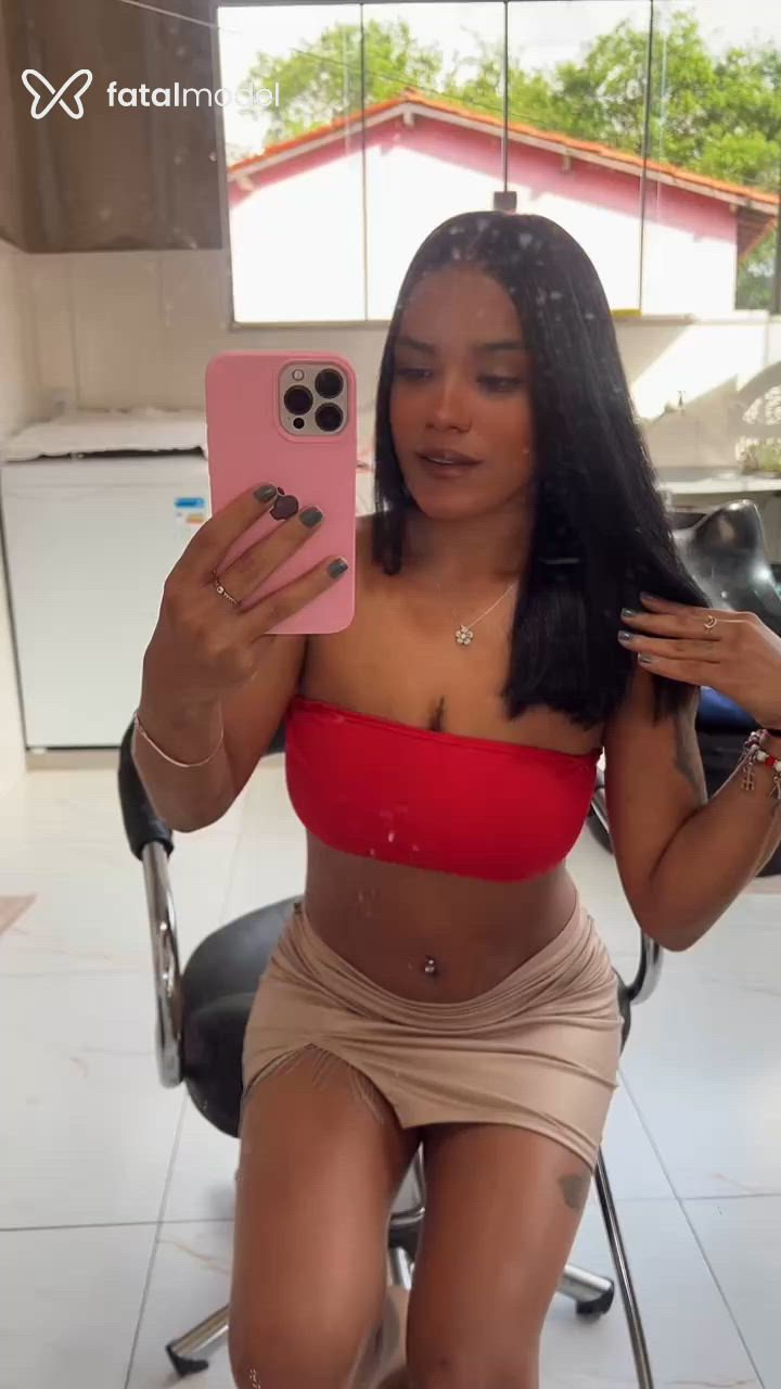 Acompanhante mulher morena (o) de olhos castanhos - Mel Vitória