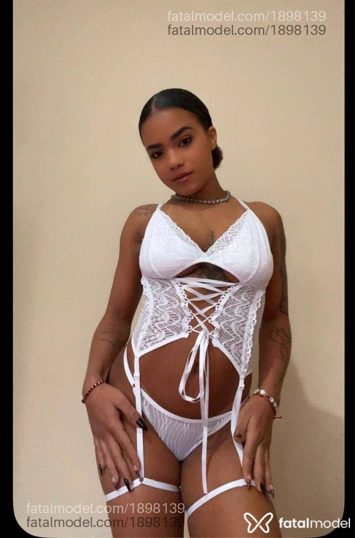 Acompanhante mulher morena (o) de olhos castanhos - Mel Vitória